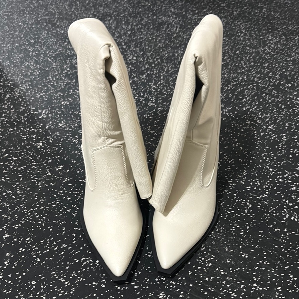 Sleek Cream Heeled Boots with Pointed Toe